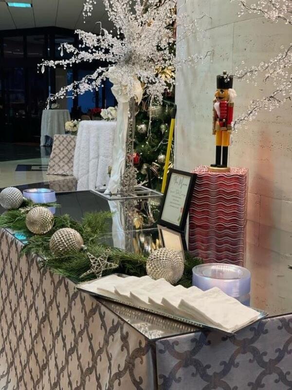 60" x 60" Mirrored Table Toppers - Image 3