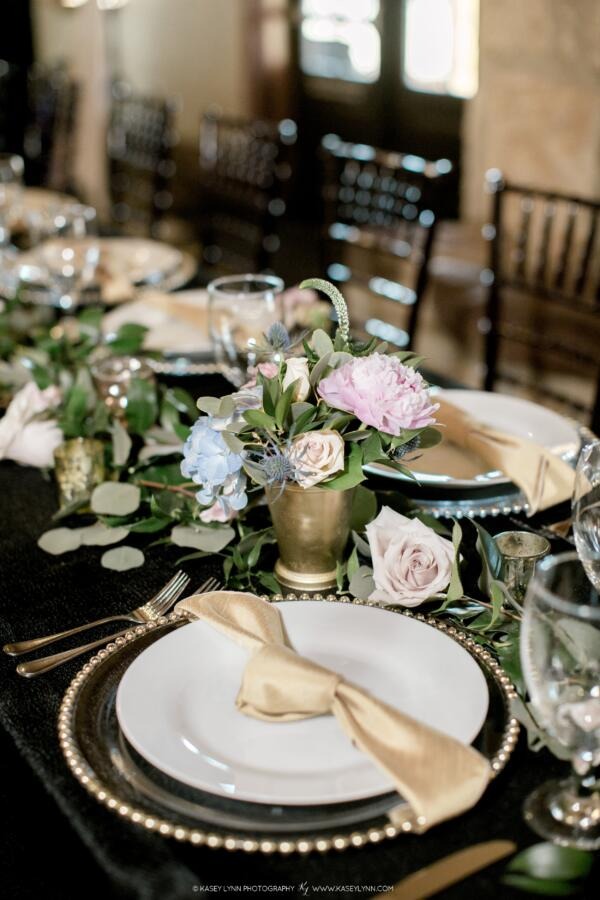Luxury Bark Tablecloth: Black - Image 2