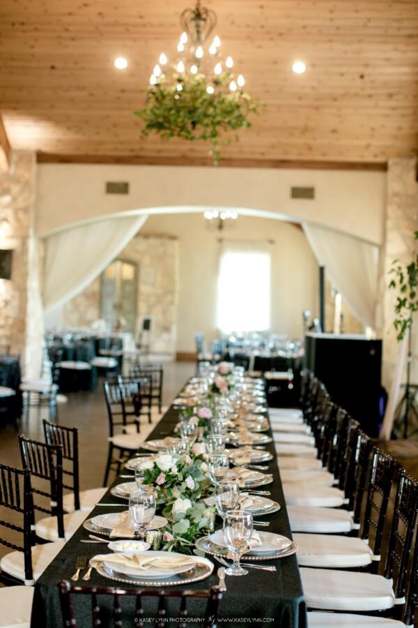 Luxury Bark Tablecloth: Black - Image 3
