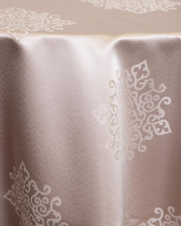 Medallion Damask Tablecloth: Champagne