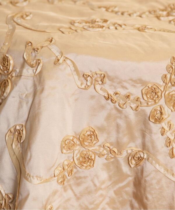 Regal Rose Tablecloth: Champagne