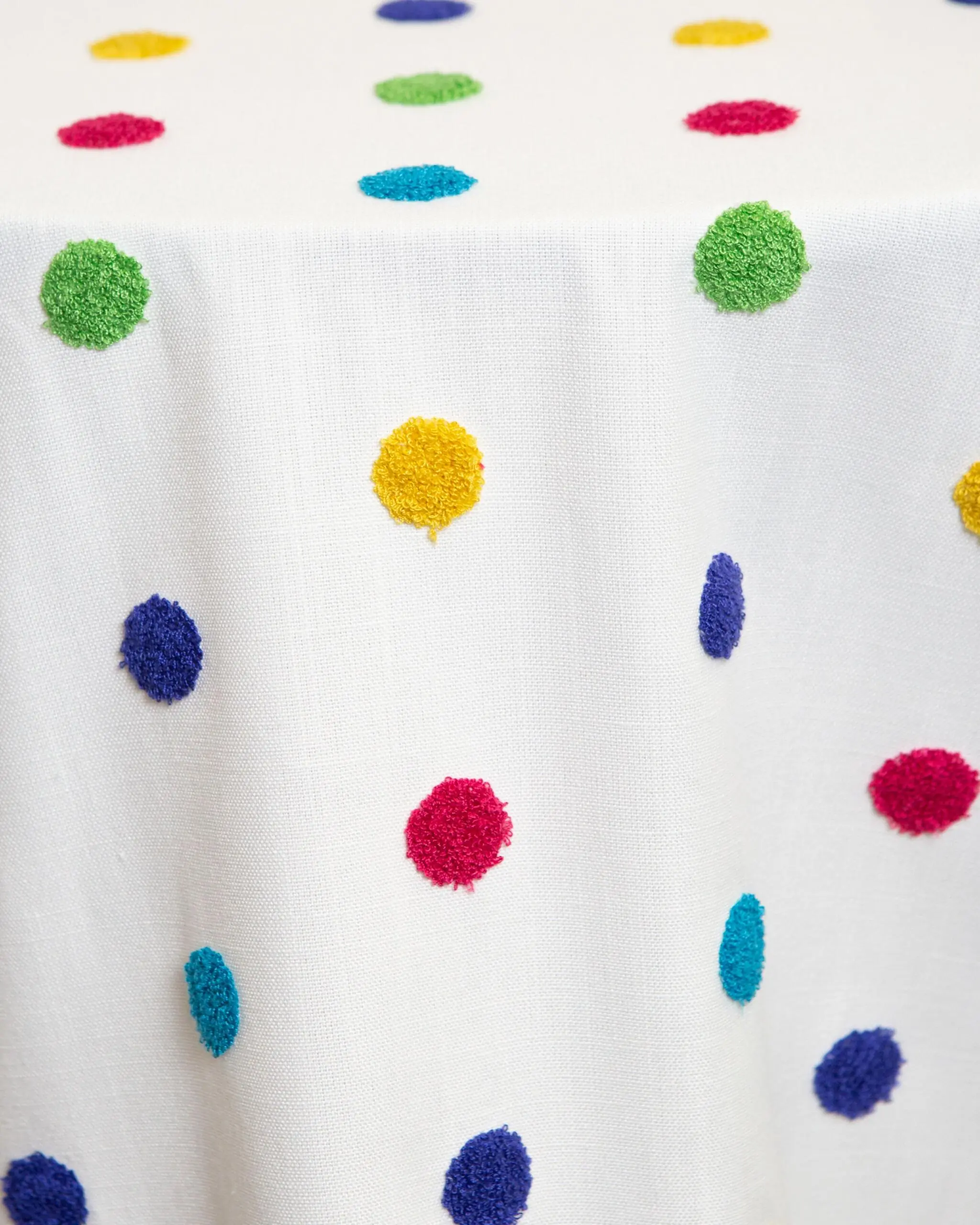 Puff Dotty Tablecloth: Fiesta