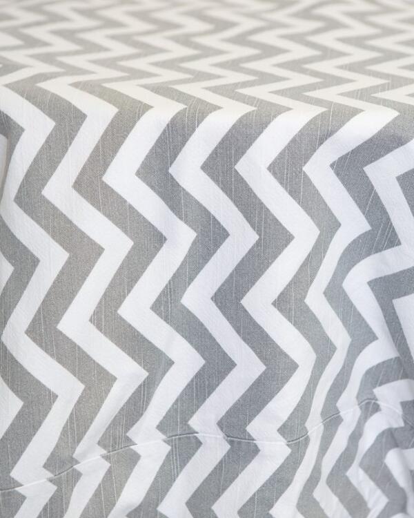 Chevron Tablecloth: Grey/ White