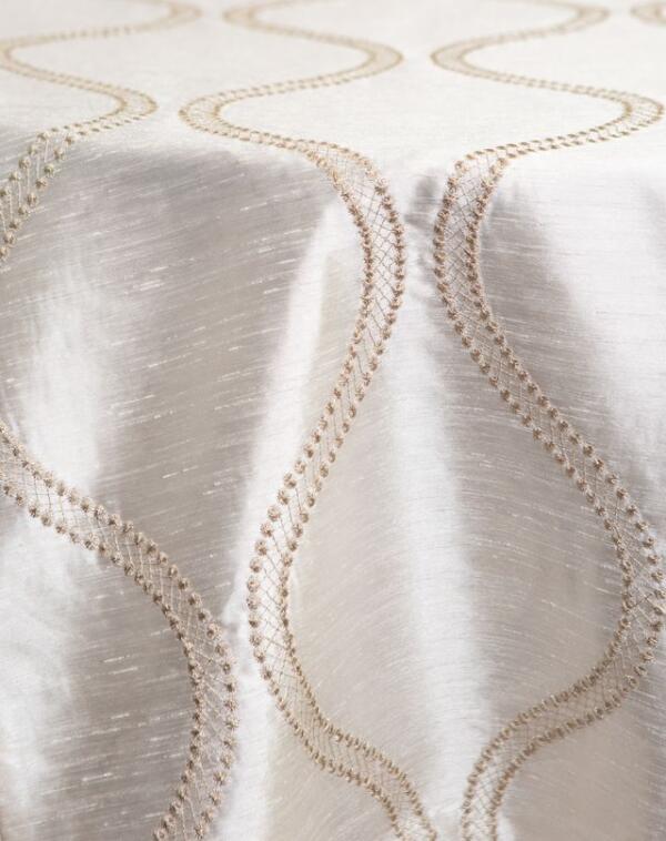Comet Tablecloth: Cream