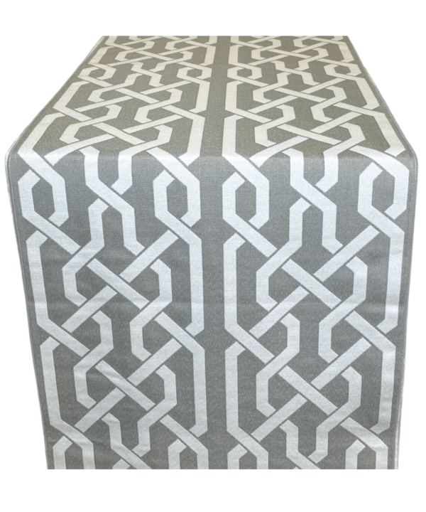 Silver Wyndham Runner